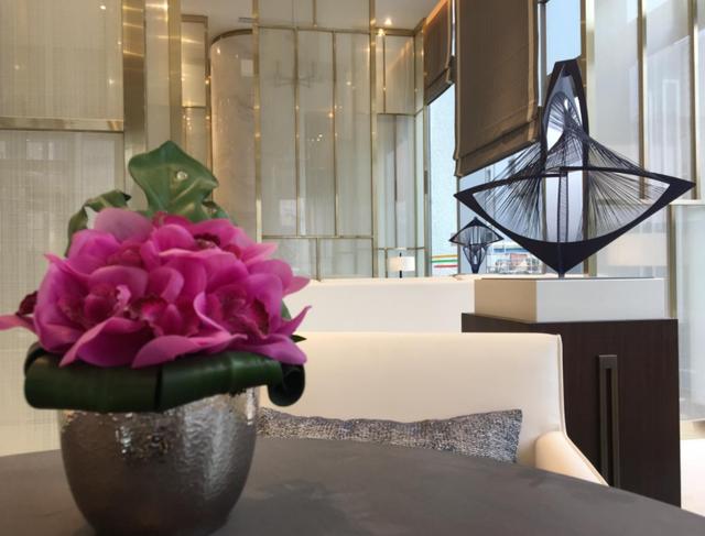 詳細(xì)介紹的是裝置藝術(shù)在會(huì)所的作用，如何提升會(huì)所的藝術(shù)感！